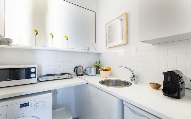 Parthenon Apartment