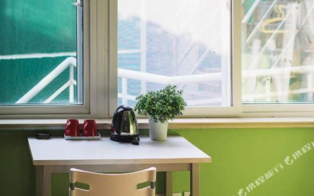 Occasion Inn (Qingdao Zhanqiao Zhongshan Road Subway Station)