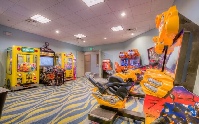 Stunning Villa w/ No Rear Neighbors! Near Disney