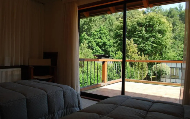 Frontera Pucón Hostel B&B