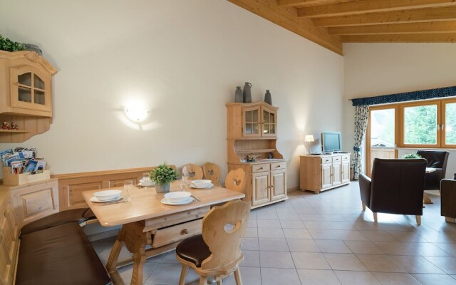 Charming Apartment in Saalbach-hinterglemm Near Ski Lift