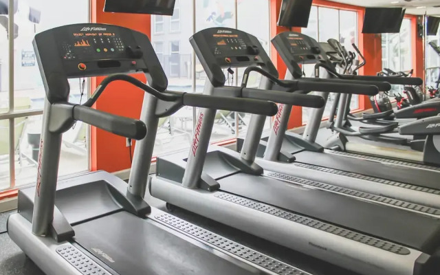 Upstay - Condo With Pool-gym-games-bbq - Walk to Uoft