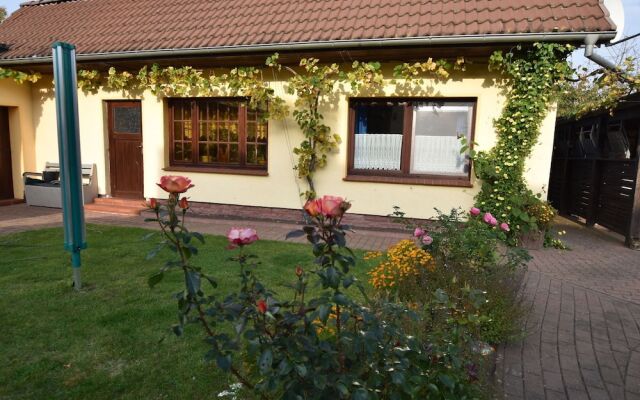 Comfy Bungalow in Alt Farpen With Terrace