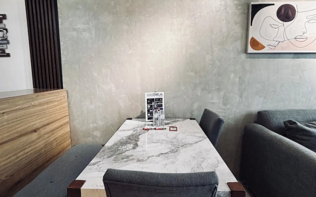 A Smooth & Cozy City Loft