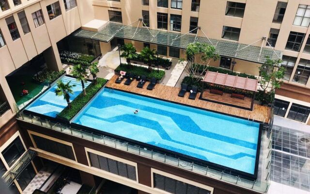 Gold Bee Apartment - Saigon Royal