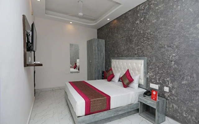 Hotel Diplomat Regency by OYO Rooms