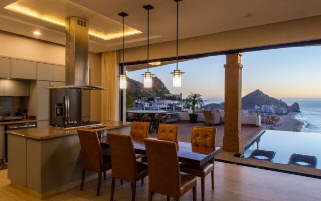 Great Cabo Location for Large Group at Villa Jade de Law