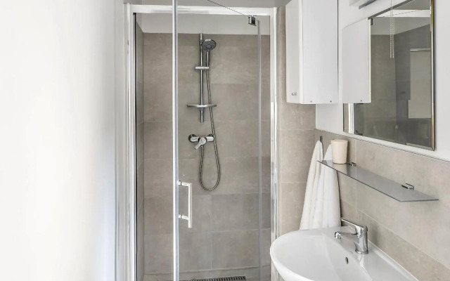 Green House - Two Bedroom Apartment