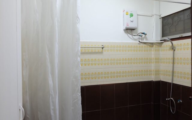 Manii Hostel Asoke