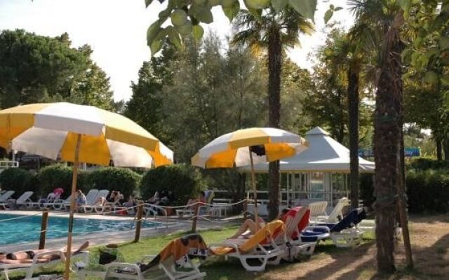 Los Nidos Holiday Resort Bungalows