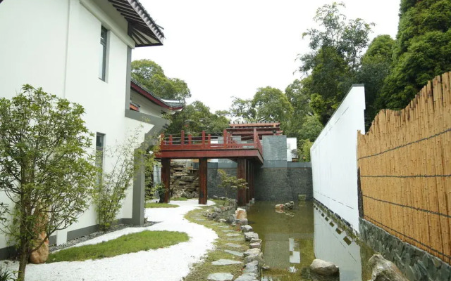Putuoshan Ruyige Junlan Guest House
