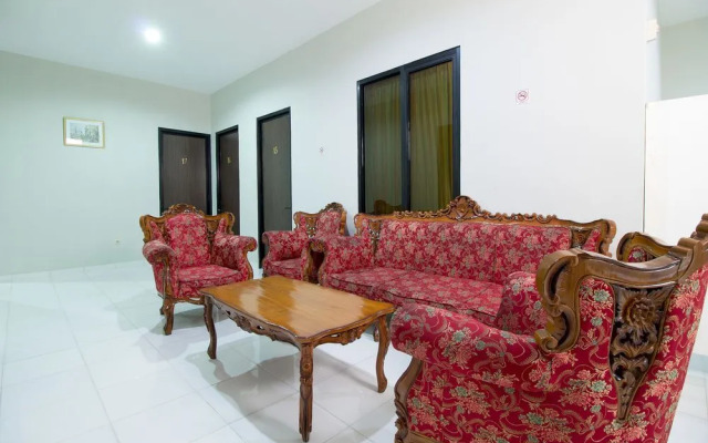 RedDoorz @ Pulo Gebang