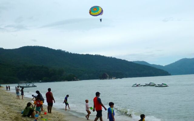 Pinang Beach Apartment at Bayu Emas