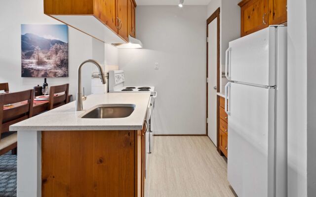 Blackcomb Springs Suites by CLIQUE