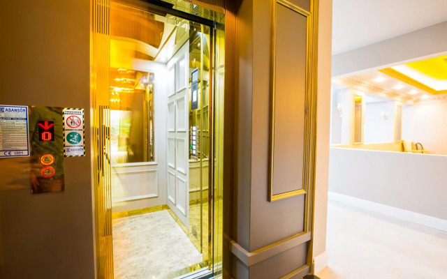 Real King Hotel