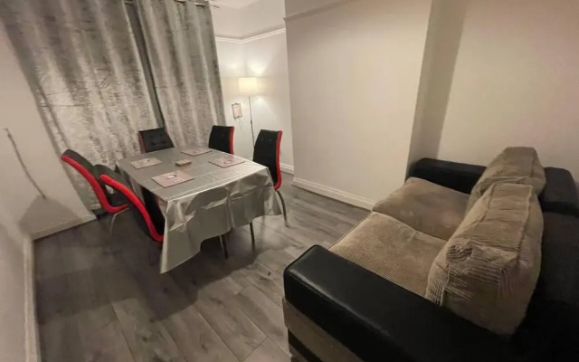 3-bed House - Sleeps 5 With Free Parking