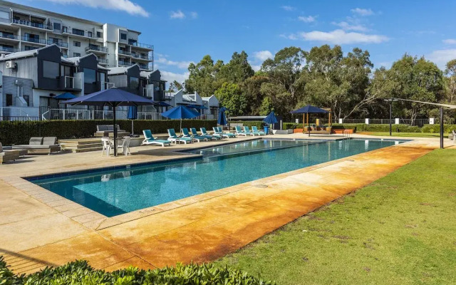 Ascot Quays Apartment 102