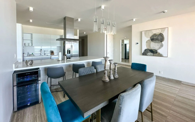 2BR Iconic Oceanfront Escape