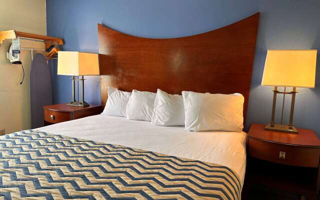 Travelodge by Wyndham Fort Wayne North