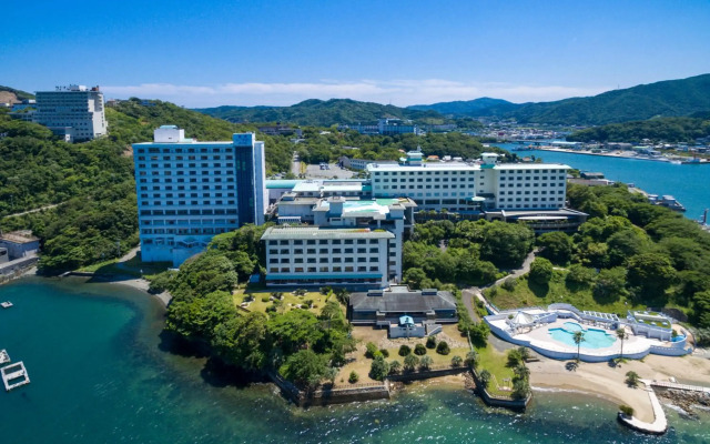 Toba Seaside Hotel