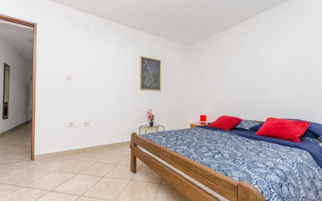 Apartments Mira