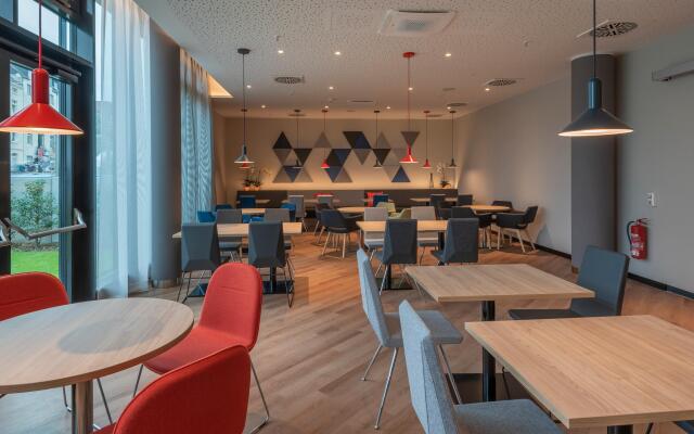 Holiday Inn Express Düsseldorf – Hauptbahnhof, an IHG Hotel