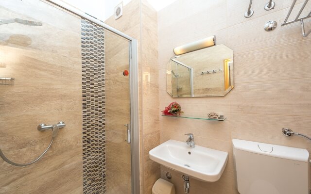 Ivana's Central Suites