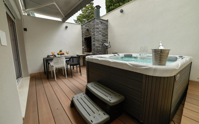 Luxury Apartment Knezovic