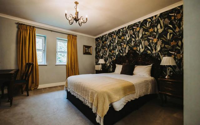 Brook Hall Hotel