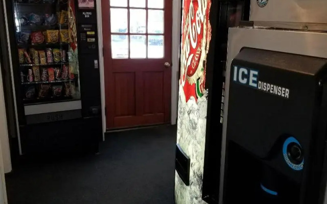 Colonial Inn Seekonk