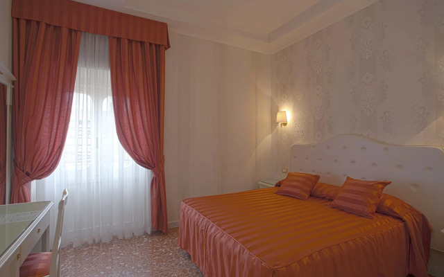 Navona Queen Rooftop