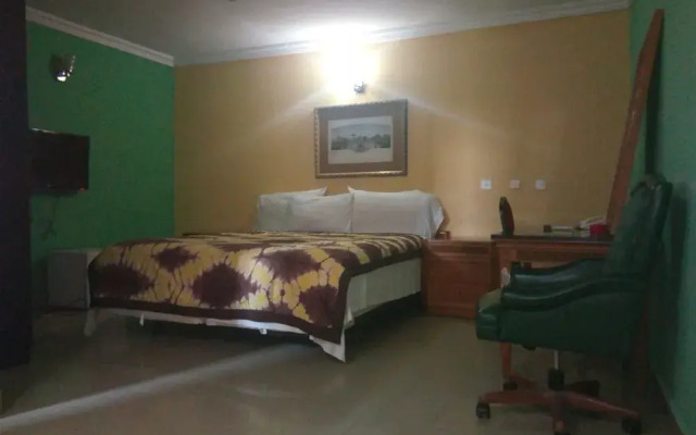 Deroma Hotels & Suites