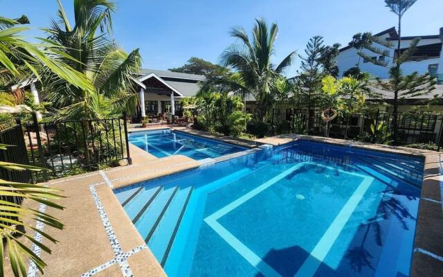 Marand Beach Resort