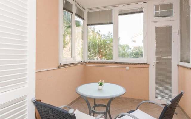 Lovely Holiday Home in Novalja With Garden