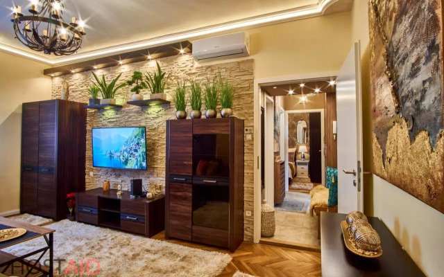 R7 Design Apartment - hostAID