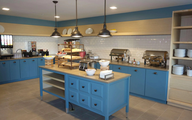 Country Inn & Suites by Radisson Lawrence