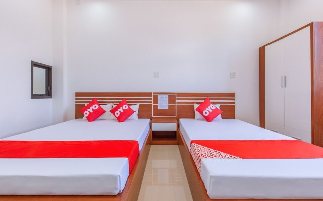 Hoang Giang Hotel by OYO Rooms