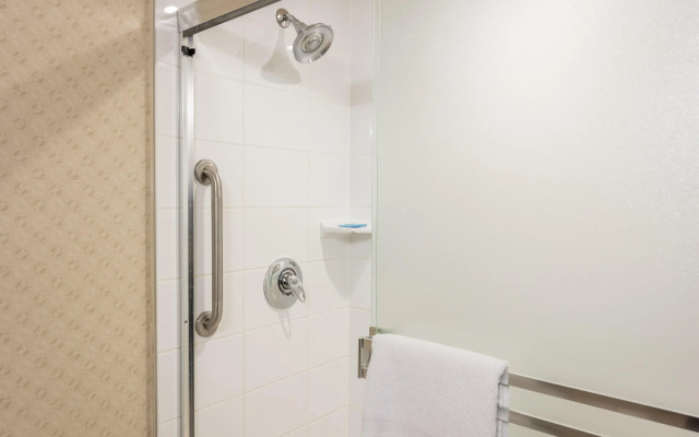 Holiday Inn Express Hotel & Suites Riverport Richmond by IHG