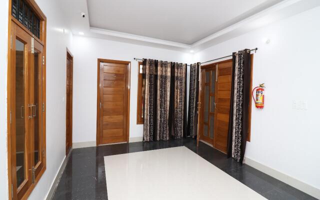 OYO Flagship 26166 Sector 14 Indiranagar