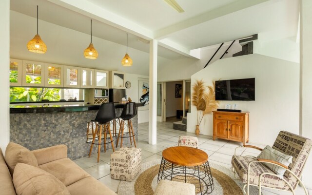 Villa Oceana 3BR By Azure- Pool, Netflix, Wifi, Parking