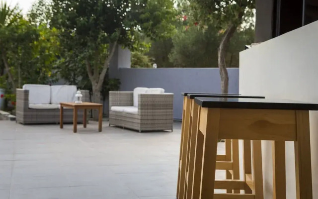 Olive Grove Studios & Apartments