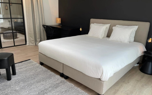 Unique luxury apartment with cosy garden!