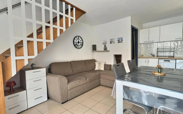 Agréable pavillon avec grande terrasse pour 6 personnes