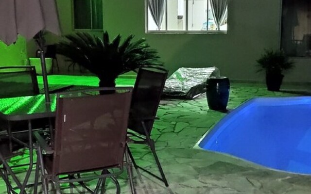 Casa com piscina em Caraguatatuba