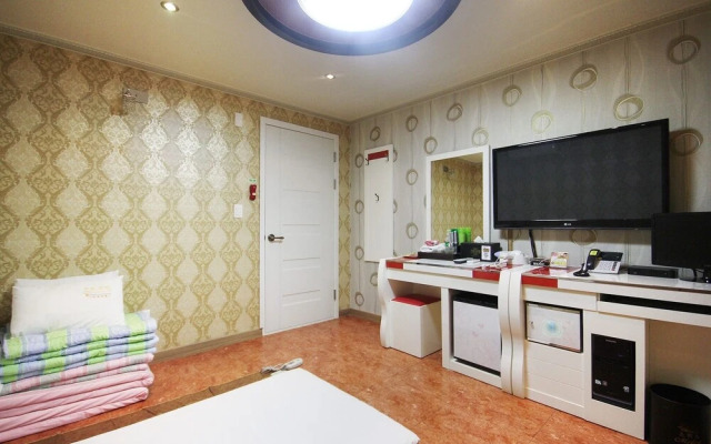 Gwangju Geumho Samhwa