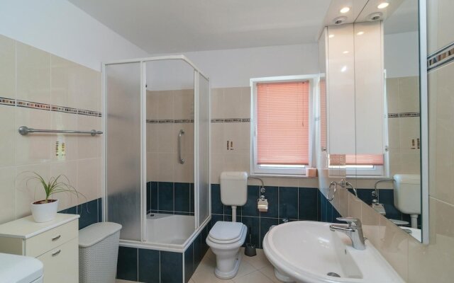 Awesome Home in Kastel Stari With Wifi and 3 Bedrooms