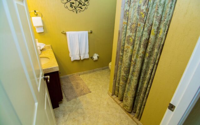 Bonita 702 - 3 Br Condo