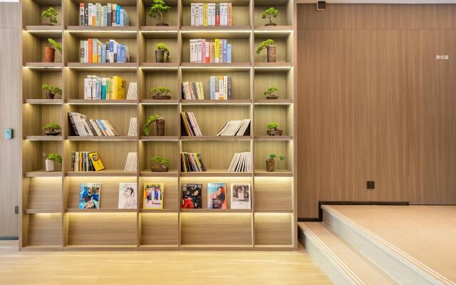 Hanting Hotel Shanghai Century Avenue Metro Station