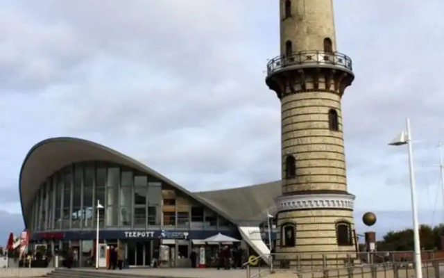 On the old River Modern Retreat