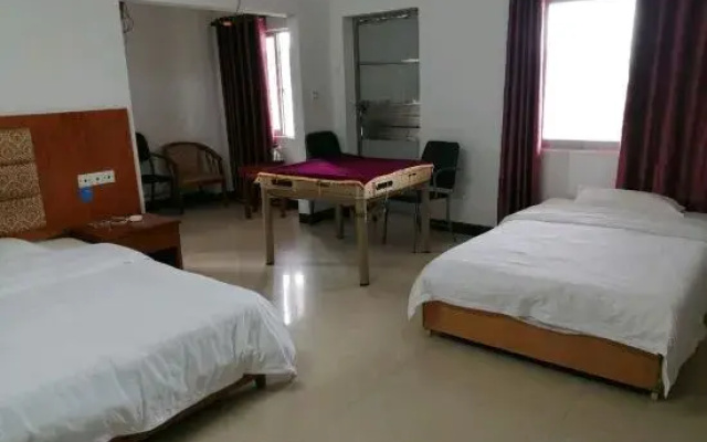 Dongxing Sijibianjie Hotel